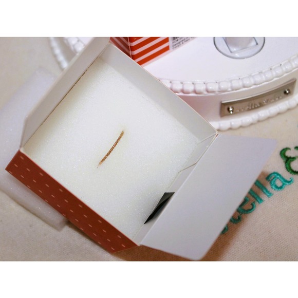 NIB Stella & Dot Everyday Twist Stacking Ring Gold  Sz 8 - Picture 1 of 4